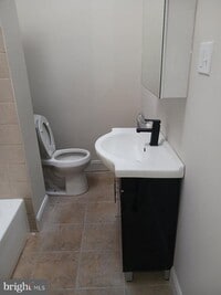 Building Photo - 265 W Fisher Ave