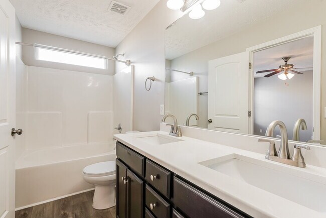 Building Photo - 1711 Bellamy Ln