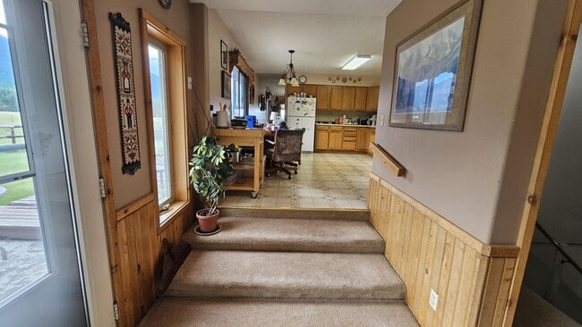 Building Photo - Fully Furnished house on 40 Acres Horse Pr...