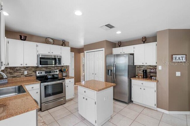 Building Photo - 2301 Millcreek Ct