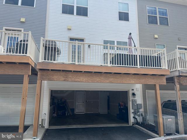 Building Photo - 118 Vanguard Ln