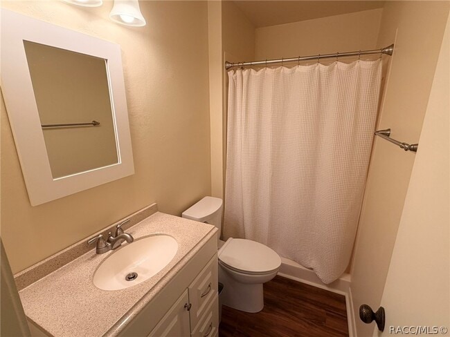 Building Photo - 2400 Forest Dr