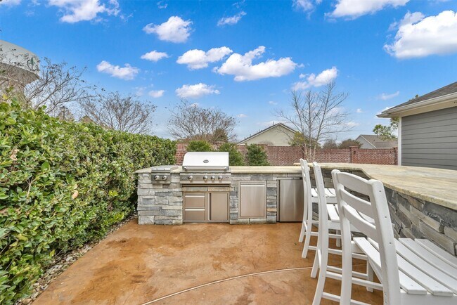 Building Photo - 2072 Laurie Darlin Dr