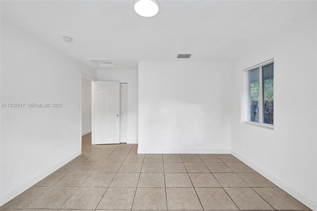 Building Photo - 30 SW 8th St