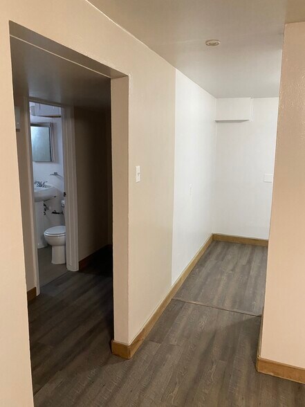 Building Photo - 2024 W Hamilton Pl