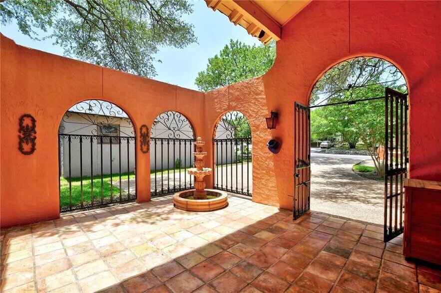 Building Photo - 108 Acapulco Dr