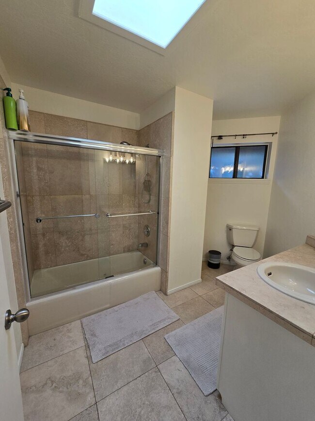 Building Photo - 2269RR-Upper Level