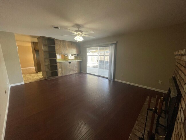 Building Photo - Single story located in East Modesto neigh...
