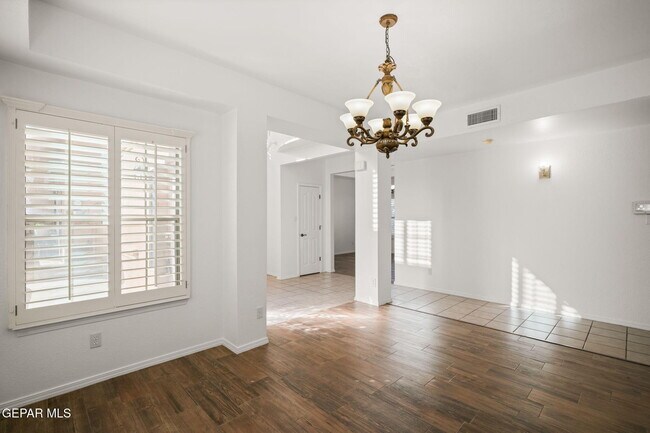 Building Photo - 695 Paseo del Mar Dr