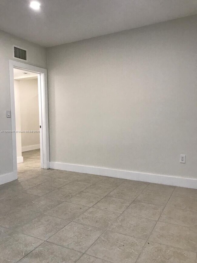 Building Photo - 1951 NE 167th St