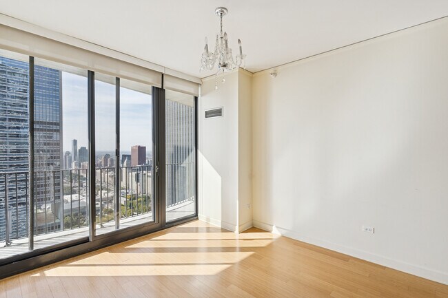 Building Photo - 225 N Columbus Dr