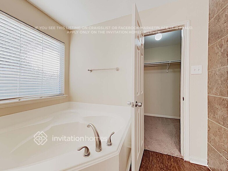 Building Photo - 3902 Enclave Mist Ln
