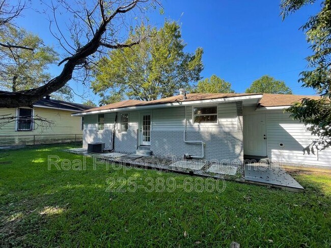 Building Photo - 9642 Lewis St