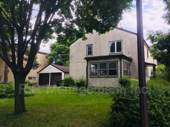 Primary Photo - 1250 Jessamine Ave E