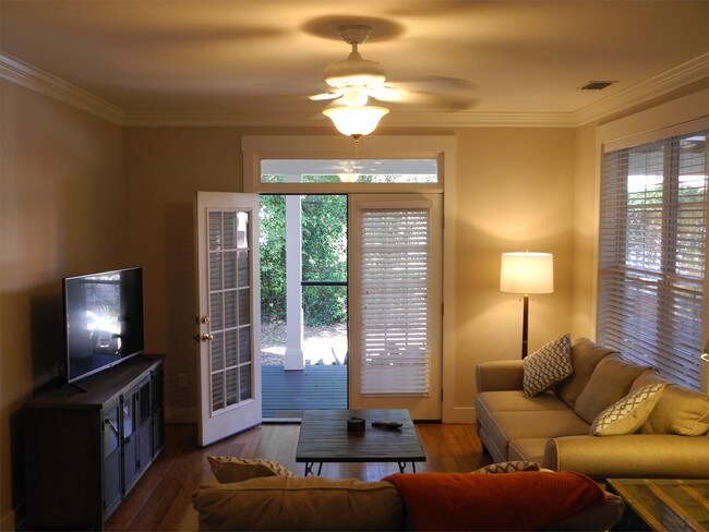 Building Photo - 2805 3rd St