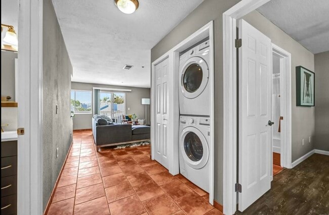 Building Photo - 119 Mangano Cir