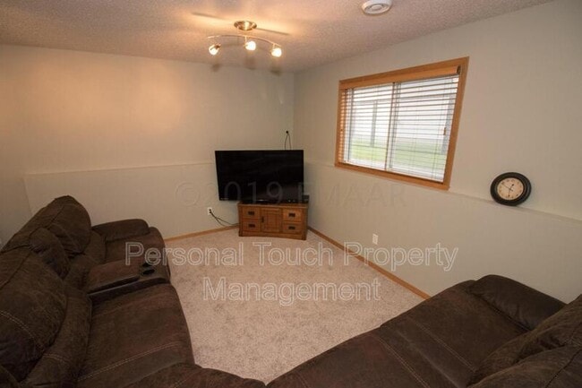 Building Photo - 1060 41st Ave W