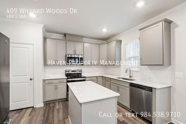 Building Photo - 409 Willard Wds Dr