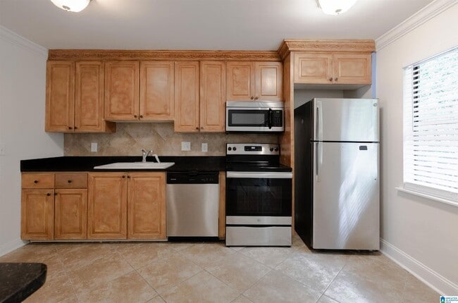 Building Photo - 3612 Chaumont Dr