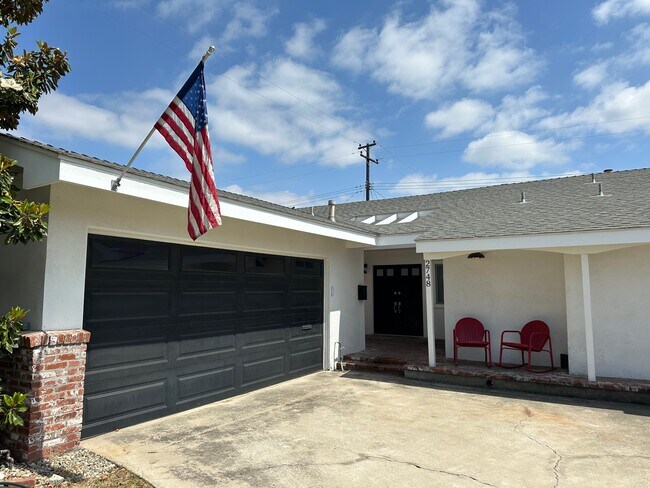 Building Photo - 2748 E Dorothy Pl