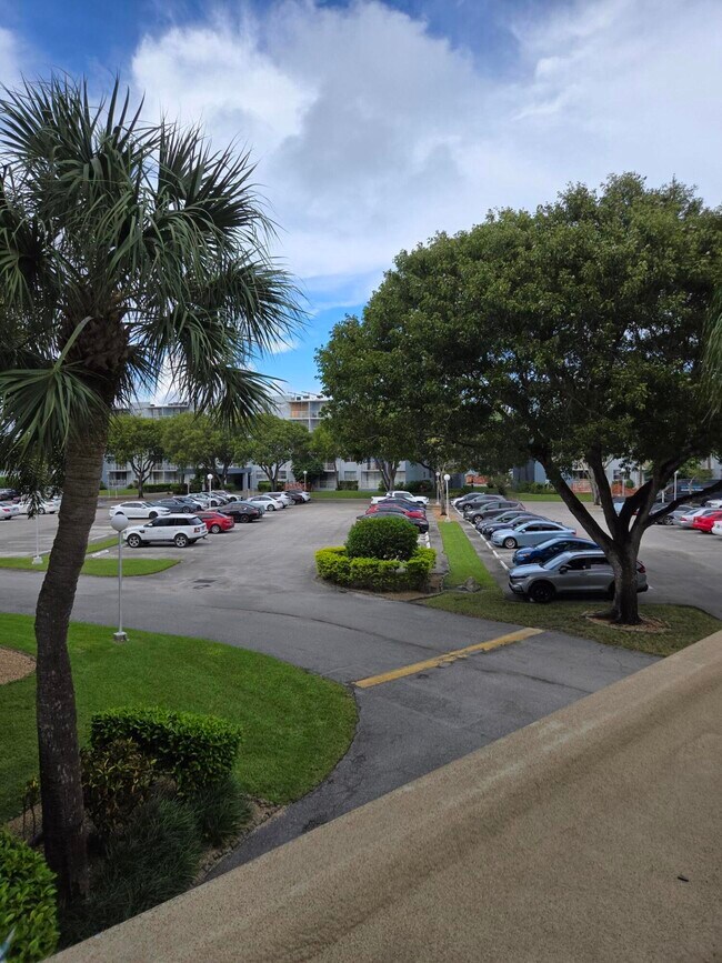 Building Photo - 500 Executive Center Dr