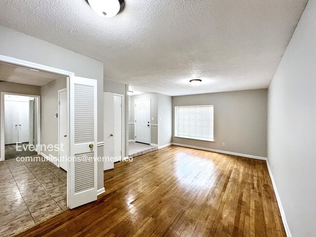 Building Photo - 3606 Clearbrook St
