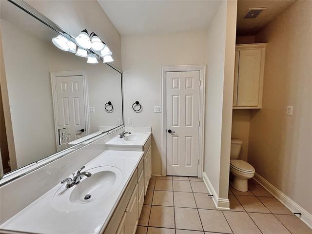Building Photo - 5808 La Vista Dr