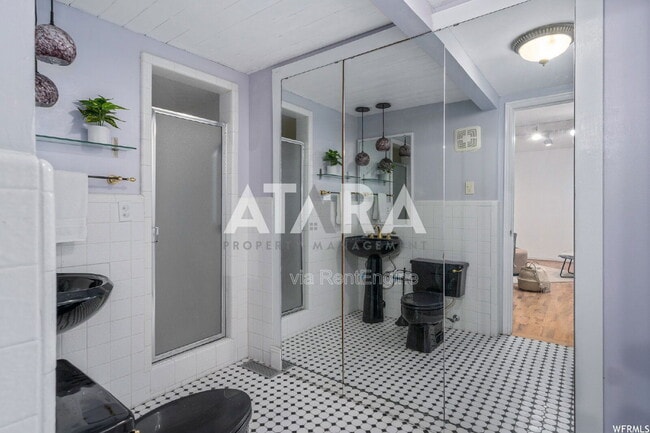 Building Photo - 1577 E Tomahawk Dr