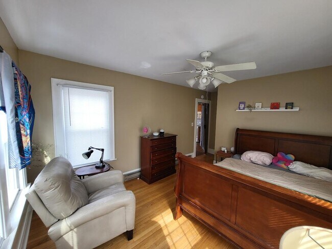 Building Photo - 300 Forest Hill Dr