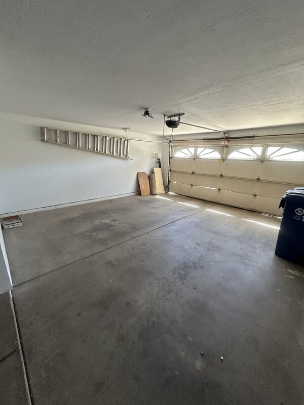 Building Photo - 7807 S Kachina Dr