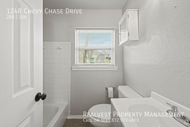 Building Photo - 1248 Chevy Chase Dr