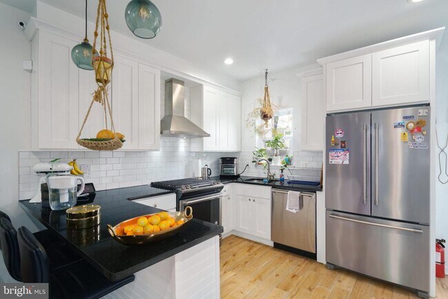 Building Photo - 3045 Baltz St