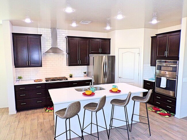 Building Photo - 6263 Saddlehorn Cir