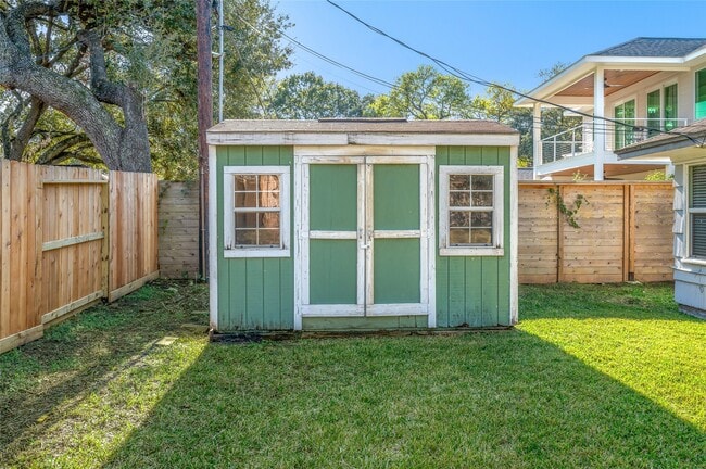 Building Photo - 8527 Greenbush St