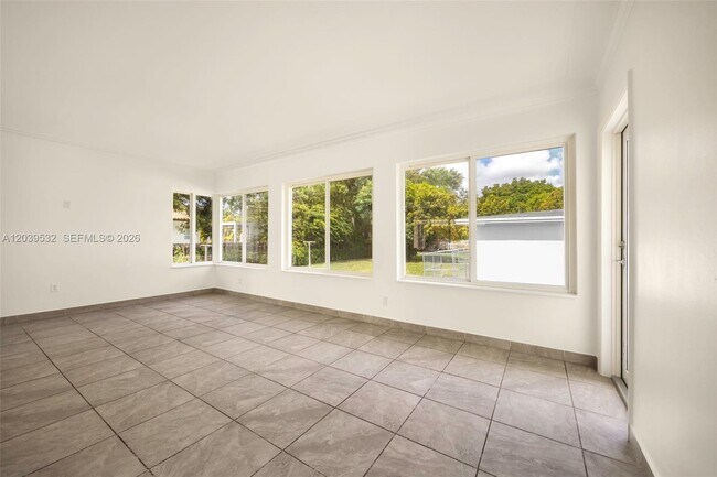 Building Photo - 7840 SW 71st Ave