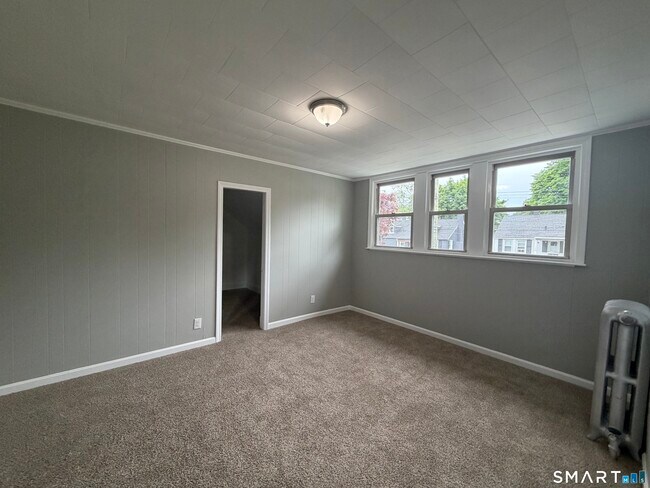 Building Photo - 171 Norwood Ave