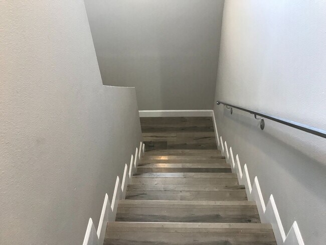 Building Photo - 74(860)