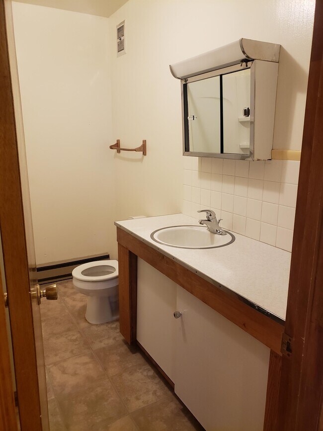 Building Photo - 5800 Sypes Canyon Rd