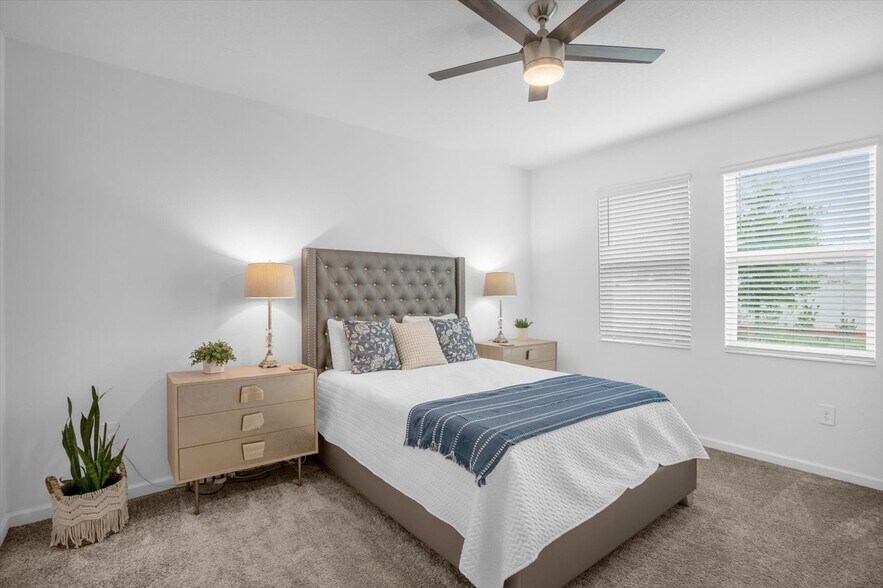 Building Photo - 1820 Church Lake St