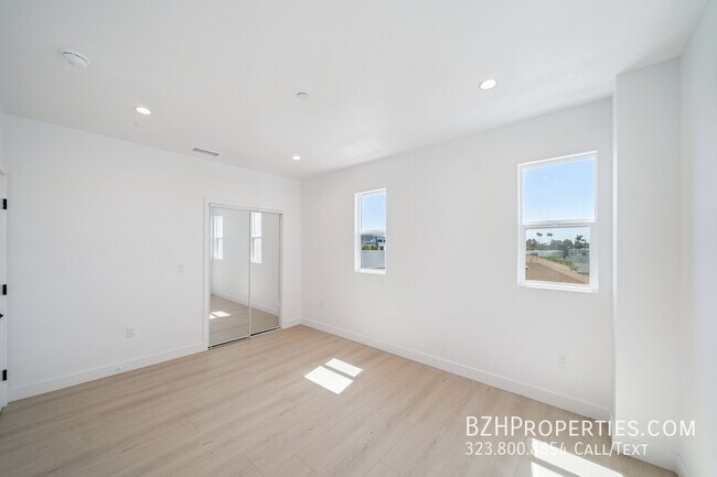 Building Photo - 5655 Case Ave