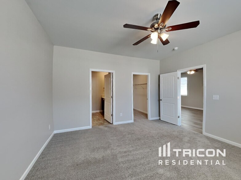 Building Photo - 1068 Pepper Stone Dr