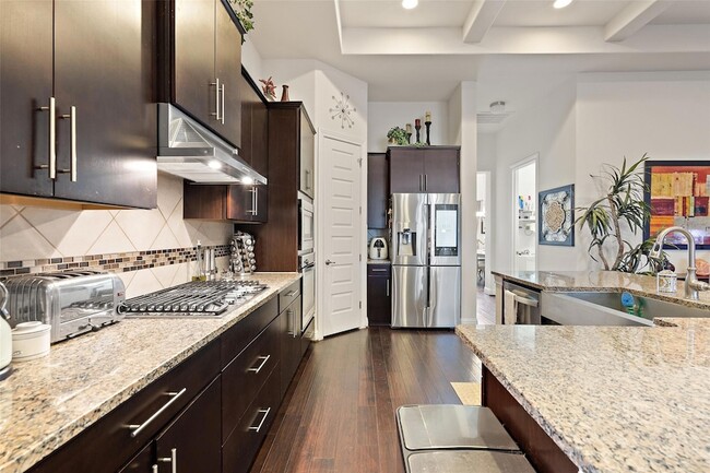 Building Photo - 8500 Echo Shore Cove