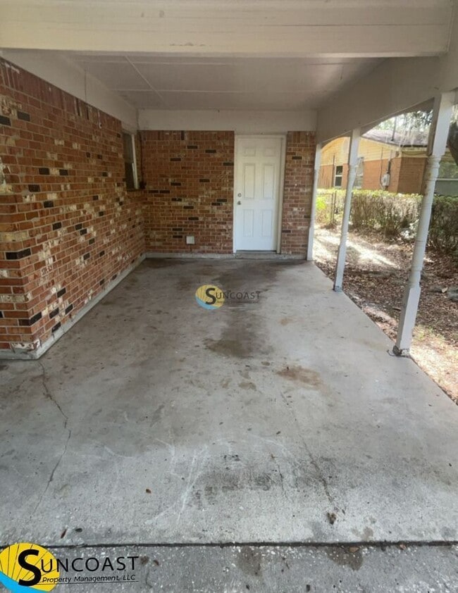 Building Photo - 5665 Enchanted Dr