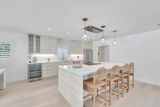 Building Photo - 530 NW 14th St