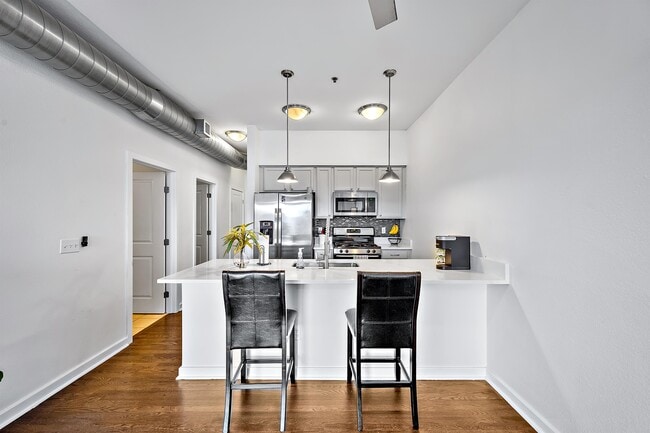 Building Photo - 1441 Central St