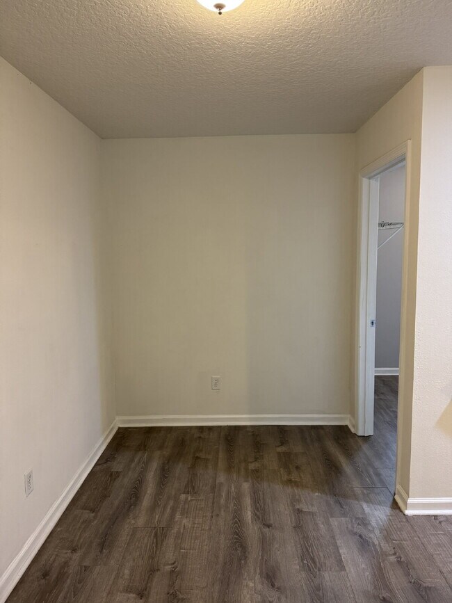 Building Photo - FOR RENT!!!!!-   2nd months rent is FREE!!!!