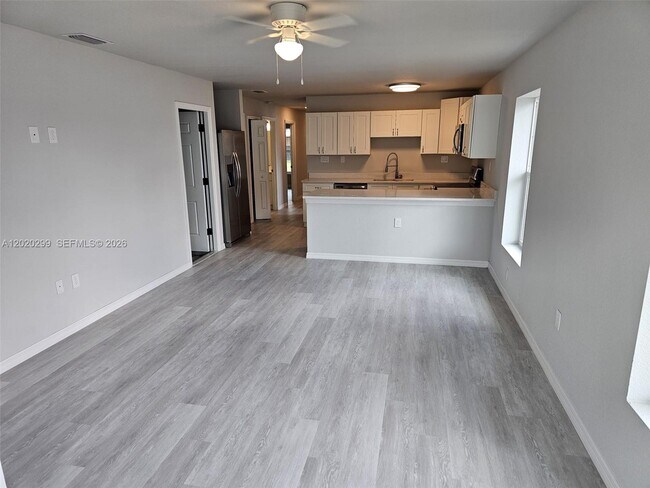 Building Photo - 1407 Las Villas Blvd