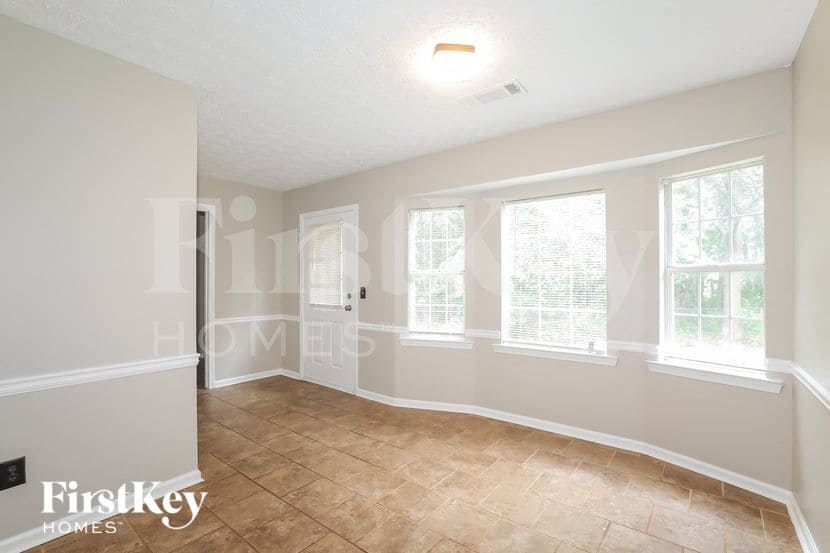 Building Photo - 270 Countryside Ln