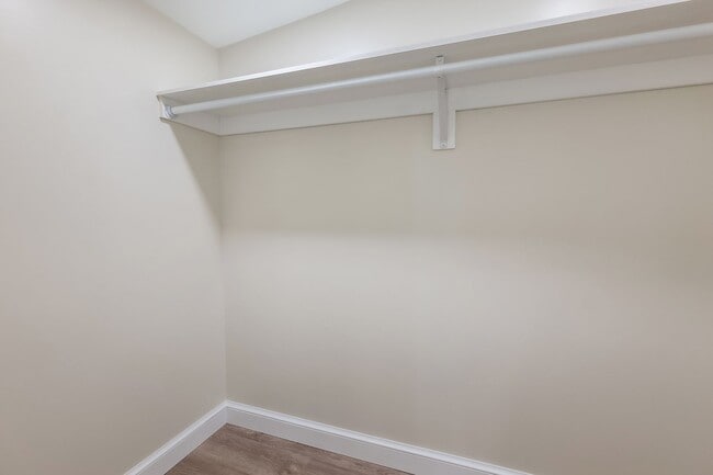 Building Photo - Classic Chevy Chase Charm in NW DC Availab...