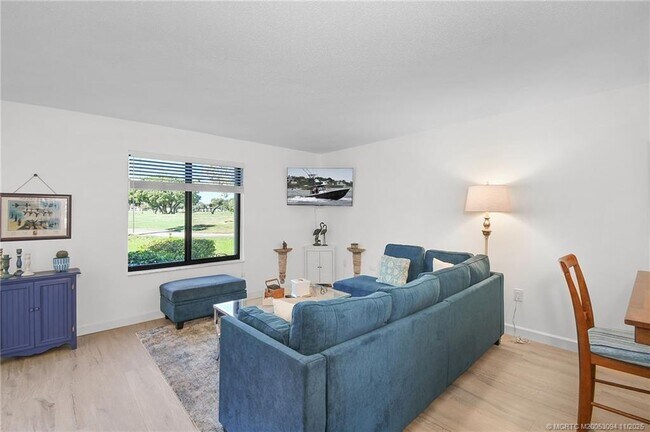 Building Photo - 5111 SE Miles Grant Rd